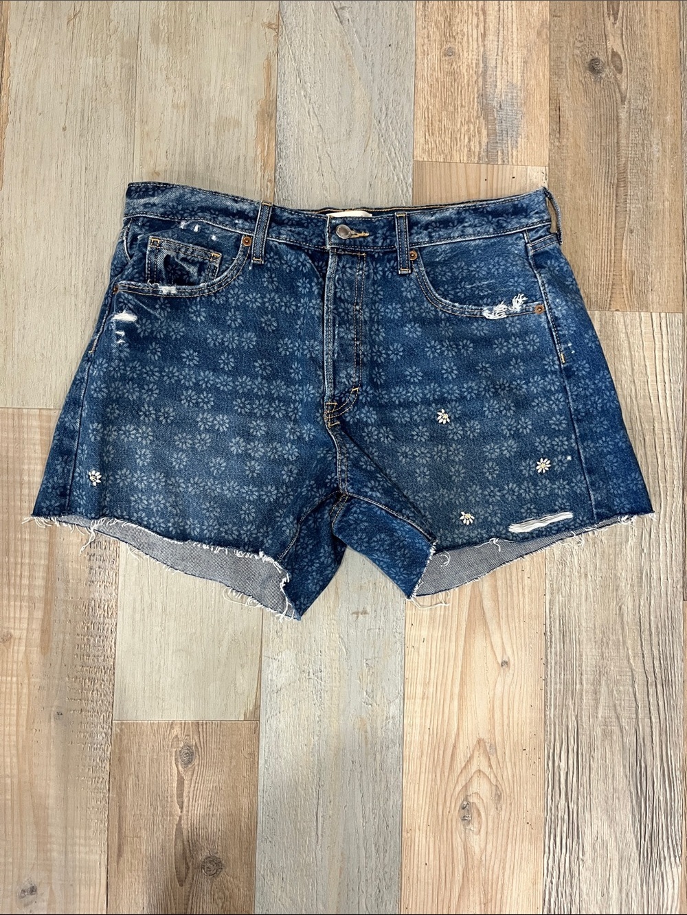 Universal Thread Blue Embroidered Floral-Print Baggy Denim Shorts Sz 10 Casual